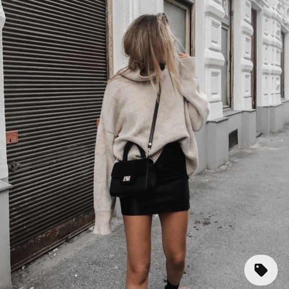 90s | Ann Taylor • Vintage Black Suede Pencil Skirt - Picture 6 of 9